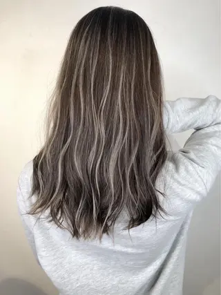 セミロング カラー _WHITE 高槻のヘアスタイル