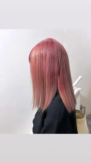 ミディアム カラー 樽川 紗月のヘアスタイル