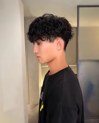 パーマ メンズ Qin shaire salon 原宿verno店所属・【センターパート】 ETO／江藤翼の眉毛・アイブロウイメージ