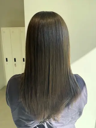 ロング 井手上 陽菜のヘアスタイル