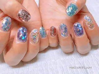 ネイル THECOLORS所属・近貞 莉奈のネイルデザイン