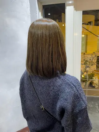 セミロング GO TODAY SHARE SALON 原宿本店所属・ブリーチ/ハイトーン 艶カラー/ユリナのヘアスタイル