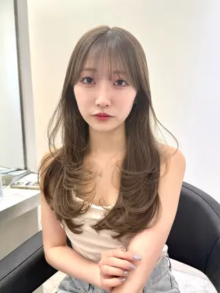 ロング カラー 艶髪レイヤー顔周り グレージュ添田晃基のヘアスタイル