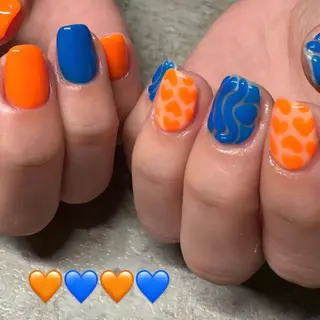 ネイル 艶カラー/レイヤー /メンズ/マツエクのヘアスタイル