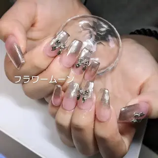 ネイル フラワー ムーンのネイルデザイン