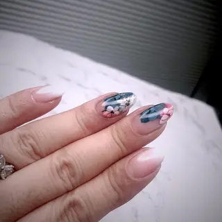 ミディアム めぐみのネイルサロン 惠のネイルデザイン