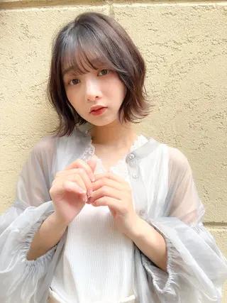 ミディアム ブリーチカラー💛 石川慧南のヘアスタイル