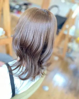 セミロング カラー 荒木 ひろかのヘアスタイル