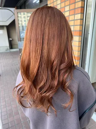 ロング カラー 山崎 和花のヘアスタイル