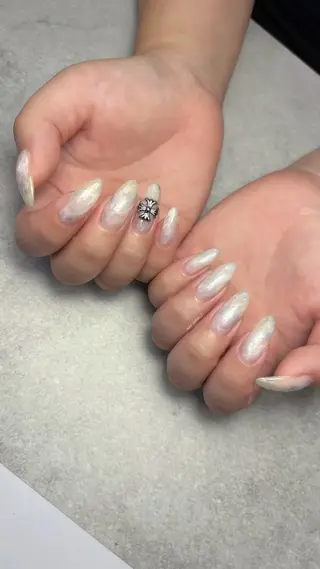 ネイル 関山 志乃のネイルデザイン