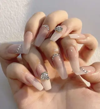 ネイル Queens テイのネイルデザイン