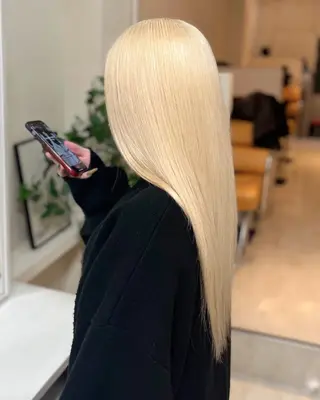 ロング カラー 🩵carina🩵 ハイトーンカラー✂️のヘアスタイル