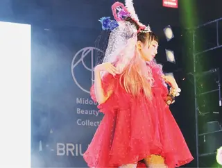 ヘアアレンジ ウルフカット／吉村 桃子のヘアスタイル