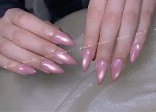ミディアム トウイ nailのネイルデザイン