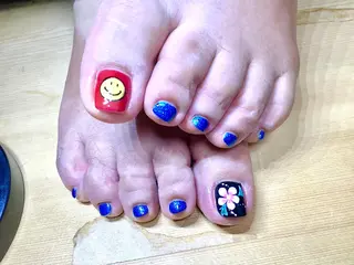 ネイル フラワー ムーンのネイルデザイン