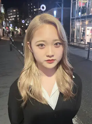 セミロング ナカザワ マキのヘアスタイル