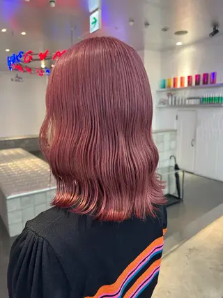 セミロング カラー 🌼動き×透明感🩵 ハイトーン/ナナのヘアスタイル