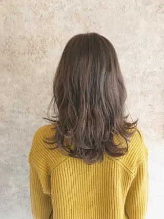 ミディアム カラー パーマ レイヤーカット 早崎太生のヘアスタイル