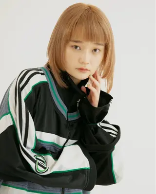 ミディアム カラー ヘアアレンジ ボブ/透明感ベージュ 🫧クルミ🌟のヘアスタイル