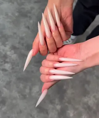 ロング モリ アユミのネイルデザイン