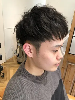 ショート パーマ メンズ ブリーチ無し白髪ぼか し/艶髪/津嘉山のヘアスタイル