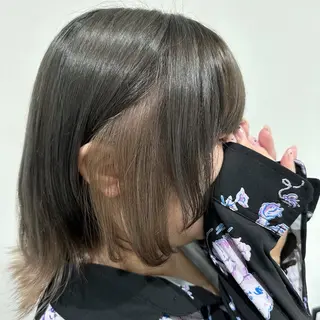 ミディアム カラー akane🤍 ブリーチ/ベージュのヘアスタイル