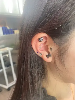 派手髪ハイトーン💛 ネイル💅まりなのヘアスタイル