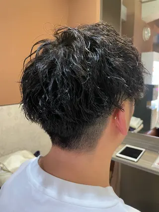 ショート パーマ メンズ 透明感カラー& メンズアイブロウ専門のヘアスタイル