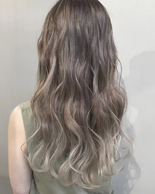 ロング カラー ヘアアレンジ 【公式】amble luxe池袋東口🩷のヘアスタイル
