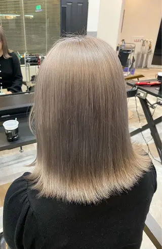 ミディアム ROI 【ロイ】のヘアスタイル