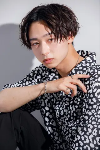 ミディアム to youハイライトのヘアスタイル