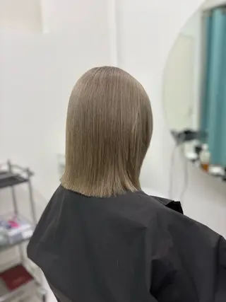 ミディアム Haruna/河原町 ハイトーン🤍のヘアスタイル