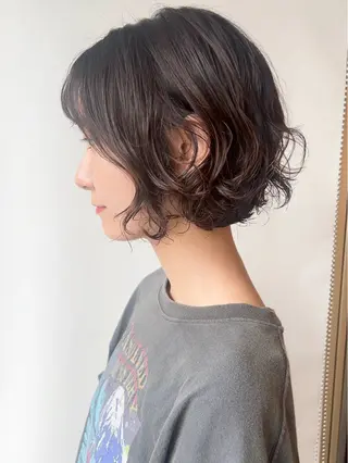 ショート morio from london所属・松岡彩華 ボブ /グレージュのヘアスタイル