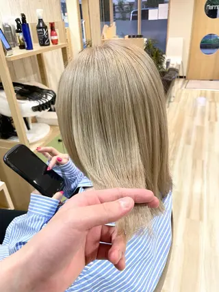 ミディアム カラー 🌈派手髪ハイトーン 🌈鈴木亮太🌈のヘアスタイル