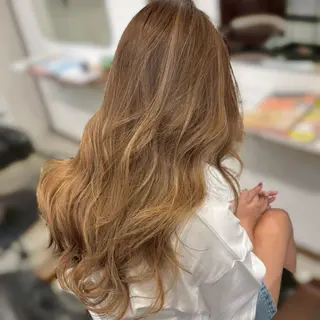 ロング 坂本 璃里杏のヘアスタイル