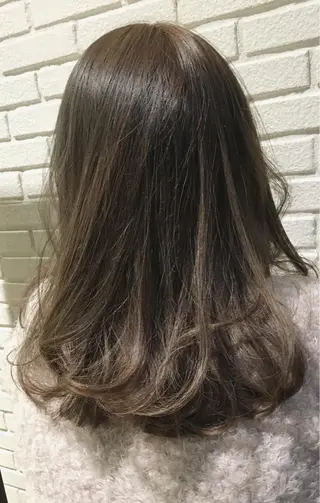 セミロング カラー 安藤 明日翔のヘアスタイル