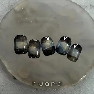 ネイル 阿武 美海のネイルデザイン