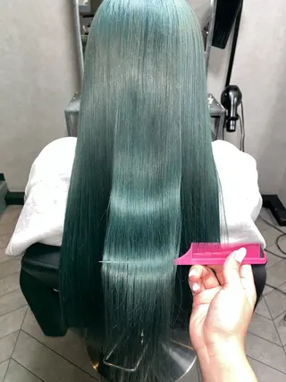 ロング カラー est MIRAIのヘアスタイル