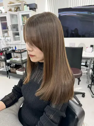 ロング カラー 会田有紀 /切りっぱなしボブのヘアスタイル