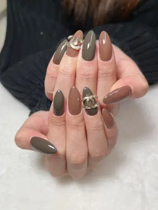 ネイル Flowerネイルサロン所属・. yukiのネイルデザイン