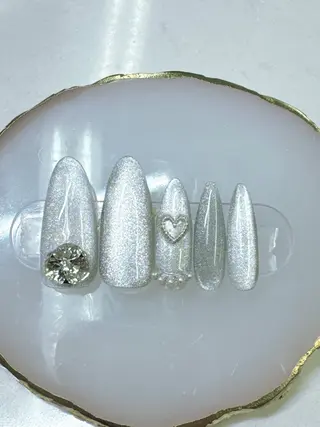 ネイル クイーンズネイル銀座所属・Queeens nailのネイルデザイン