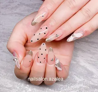 ネイル R inのネイルデザイン