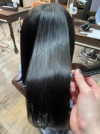 セミロング 髪質改善☁️ ユイのヘアスタイル