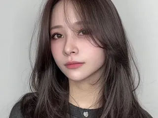 ロング タカノ アツコのヘアスタイル