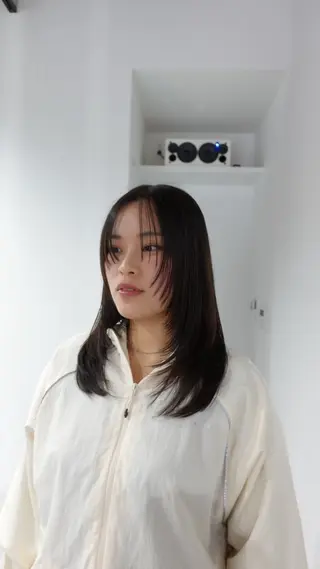 ミディアム ［  ］Shiro所属・Shiro RENのヘアスタイル