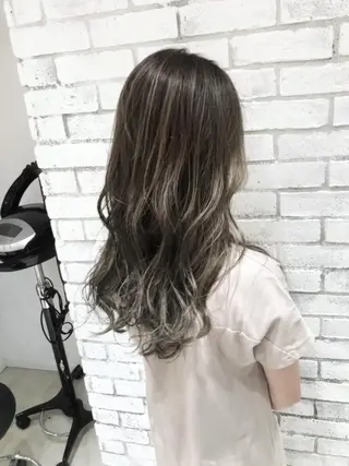ロング カラー パーマ ヘアアレンジ メンズ キッズ ネイル マツエク・マツパ バレイヤージュ/ 髪質改善/渡邉悟🌱のヘアスタイル