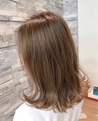 ミディアム カラー 蟹江 聡太✨レイヤーカットのヘアスタイル