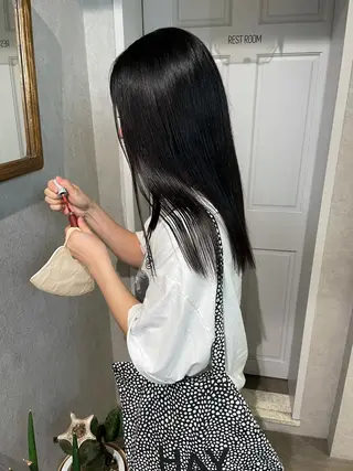 セミロング カラー ナチュラル透明感🌱 小山美樹子のヘアスタイル