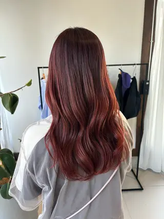 ロング 岡本 彩楓のヘアスタイル