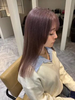 セミロング カラー ミルクティー× グレージュMOMOのヘアスタイル